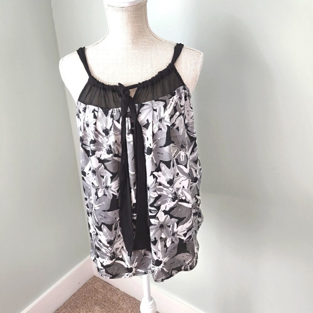 APOSTROPHE WOMEN'S FLOWY TOP WITH DRAWSTRING STRAPS THAT TIE IN FRONT SIZE LARGE